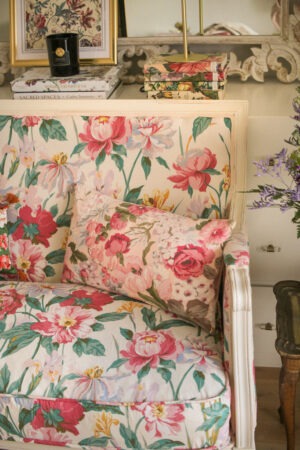 Coussin vintage moyen modèle, motif jardin rose - Maison Célestine