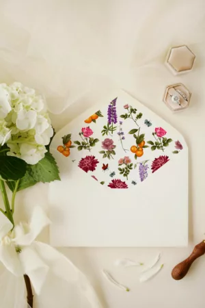 Doublure d'enveloppe mariage Sérénade Botanique II avec motifs floraux