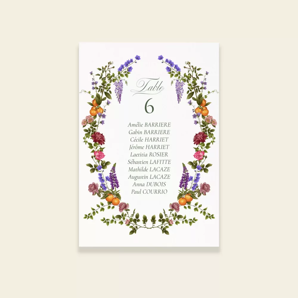 Carte de plan de table Sérénade Botanique avec design fleuri et treillis entrelacés.