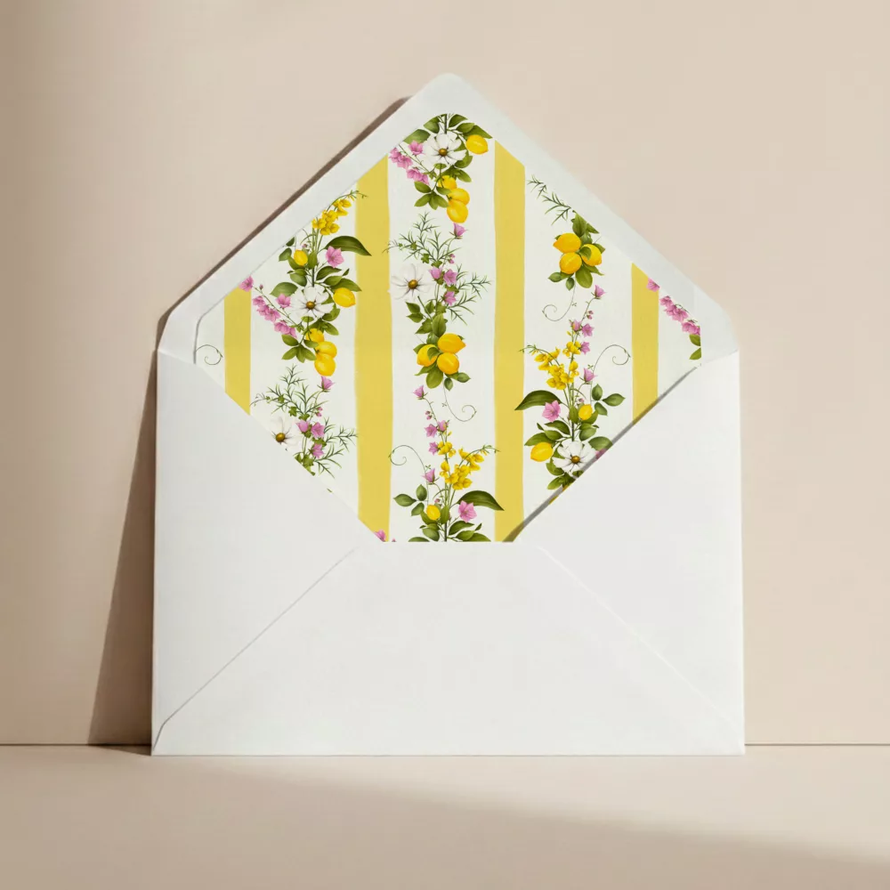 Doublure d’enveloppe mariage Dolce Vita avec citrons et fleurs